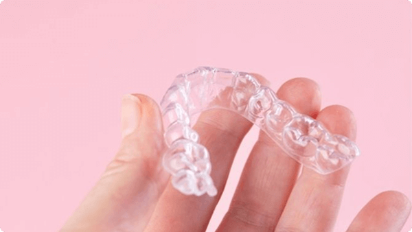 製造・診療コストが少ないマウスピース矯正だから